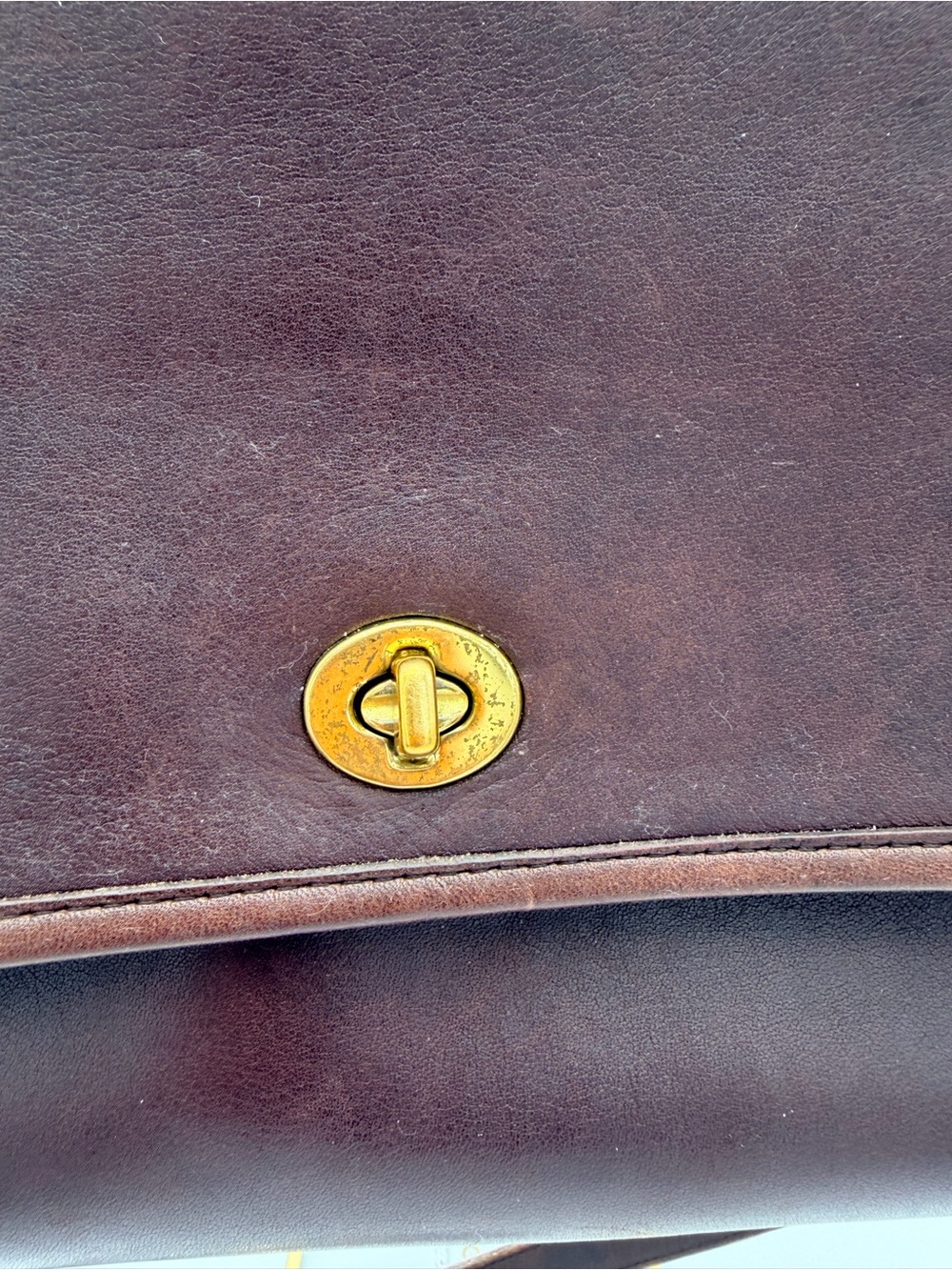 Coach Vintage Court with Brass Hardware L40-9870 Brown Leather Soft - Picture 3 of 14